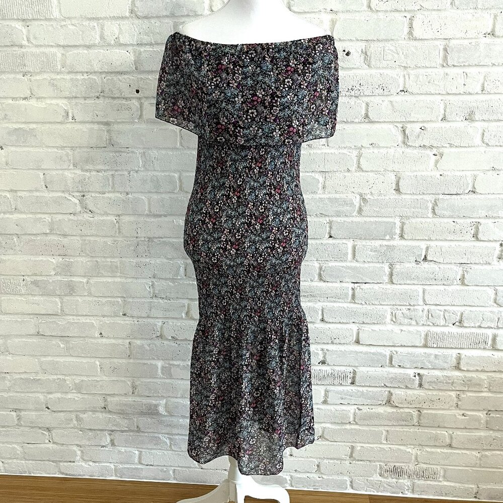 Walker and White Off the Shoulder Tight Bodycon